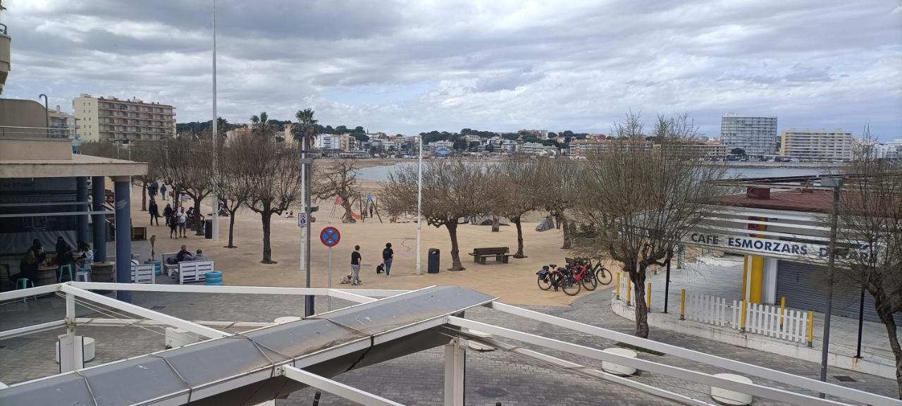 דירות L' Escala El Balcon De Riells מראה חיצוני תמונה